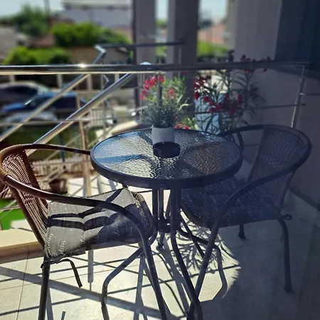 Casa Constantin Vic בית הארחה 3*