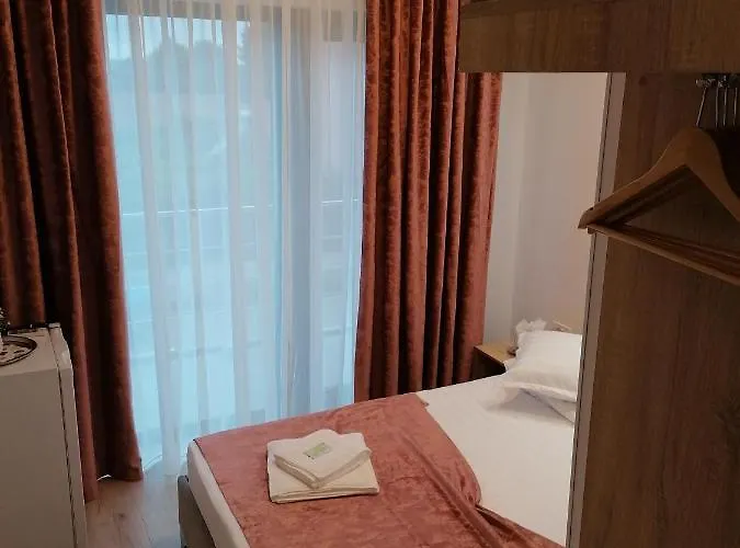 Casa Constantin Vic 4*